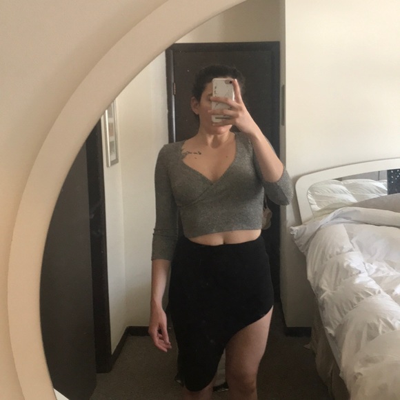 Black symmetrical mini skirt - Picture 2 of 4